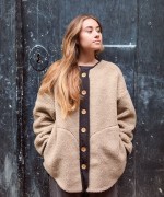 Cardigan en fourrure avec des poches | Wooden Memories