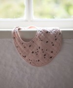 Bib with flower print | Wooden Memories