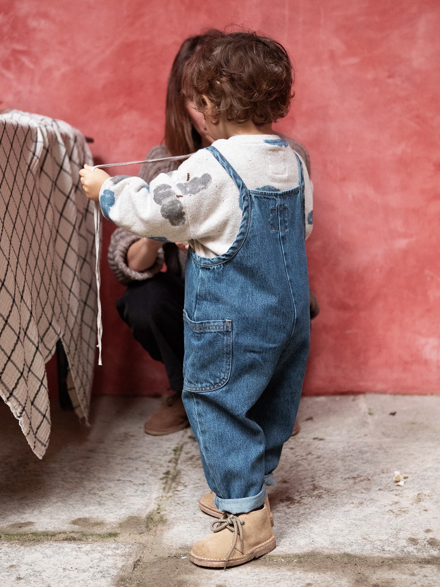 Mono vaquero con bolsillos