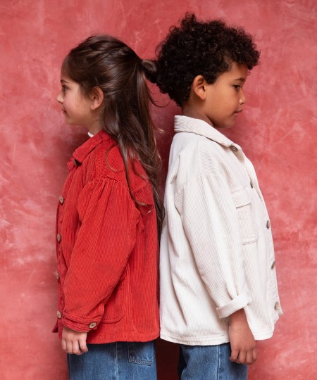 Camisa de pana con abertura de botones de coco