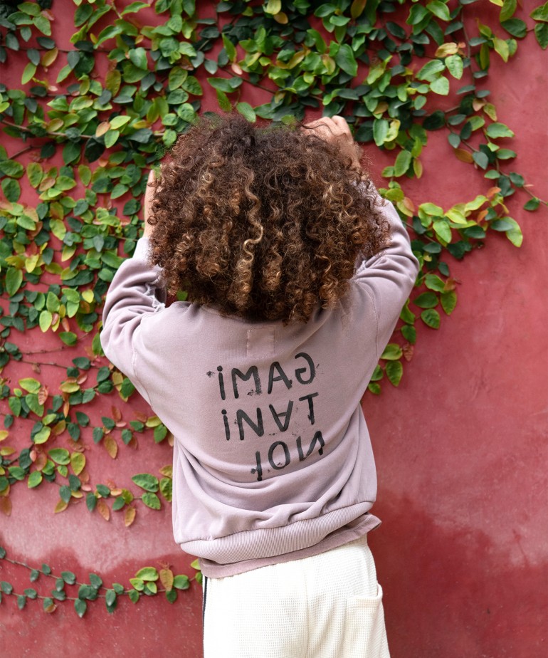 Maglia con immagine sulla schiena