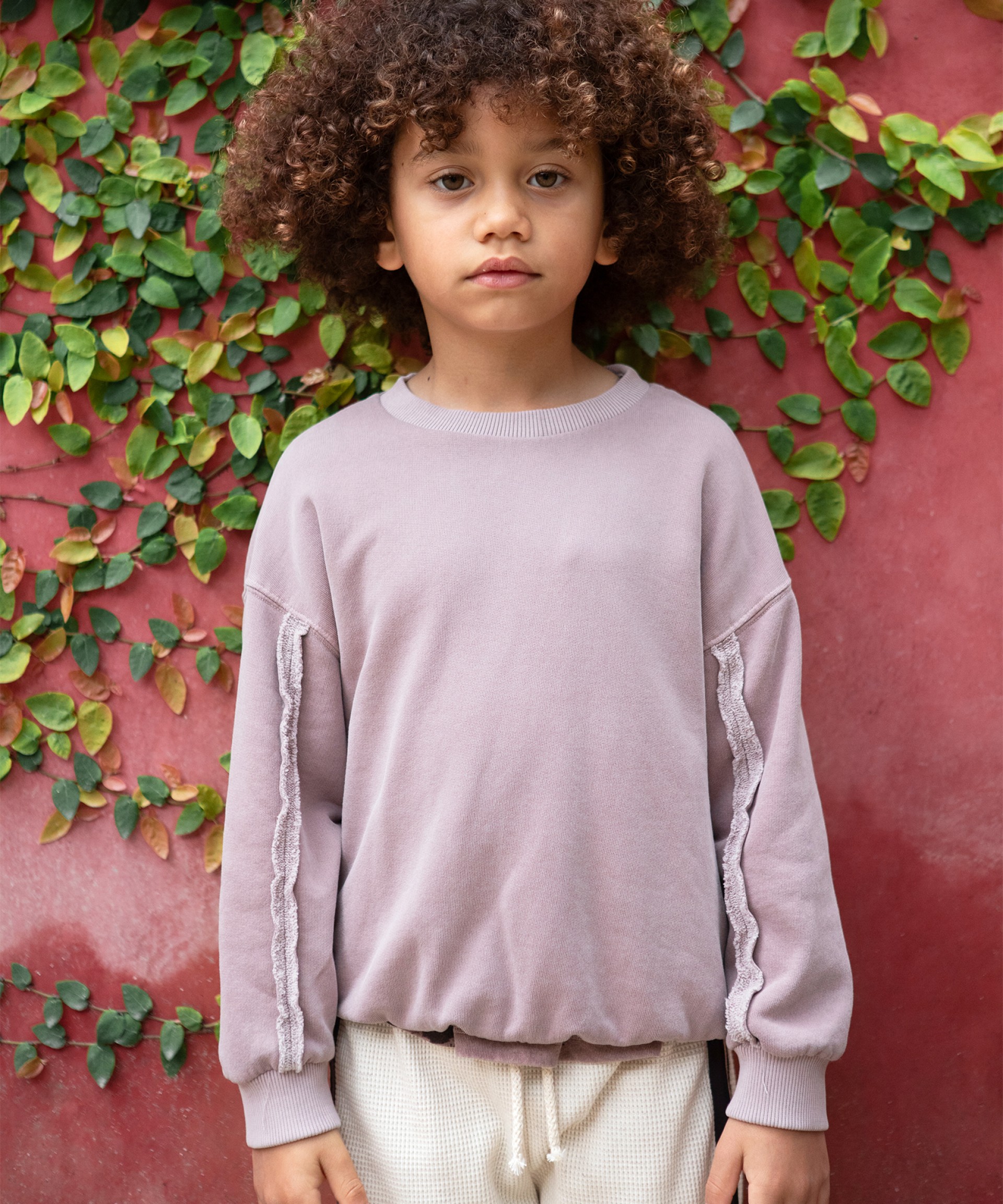 Sweater with inside out detail on the sleeve | Wooden Memories