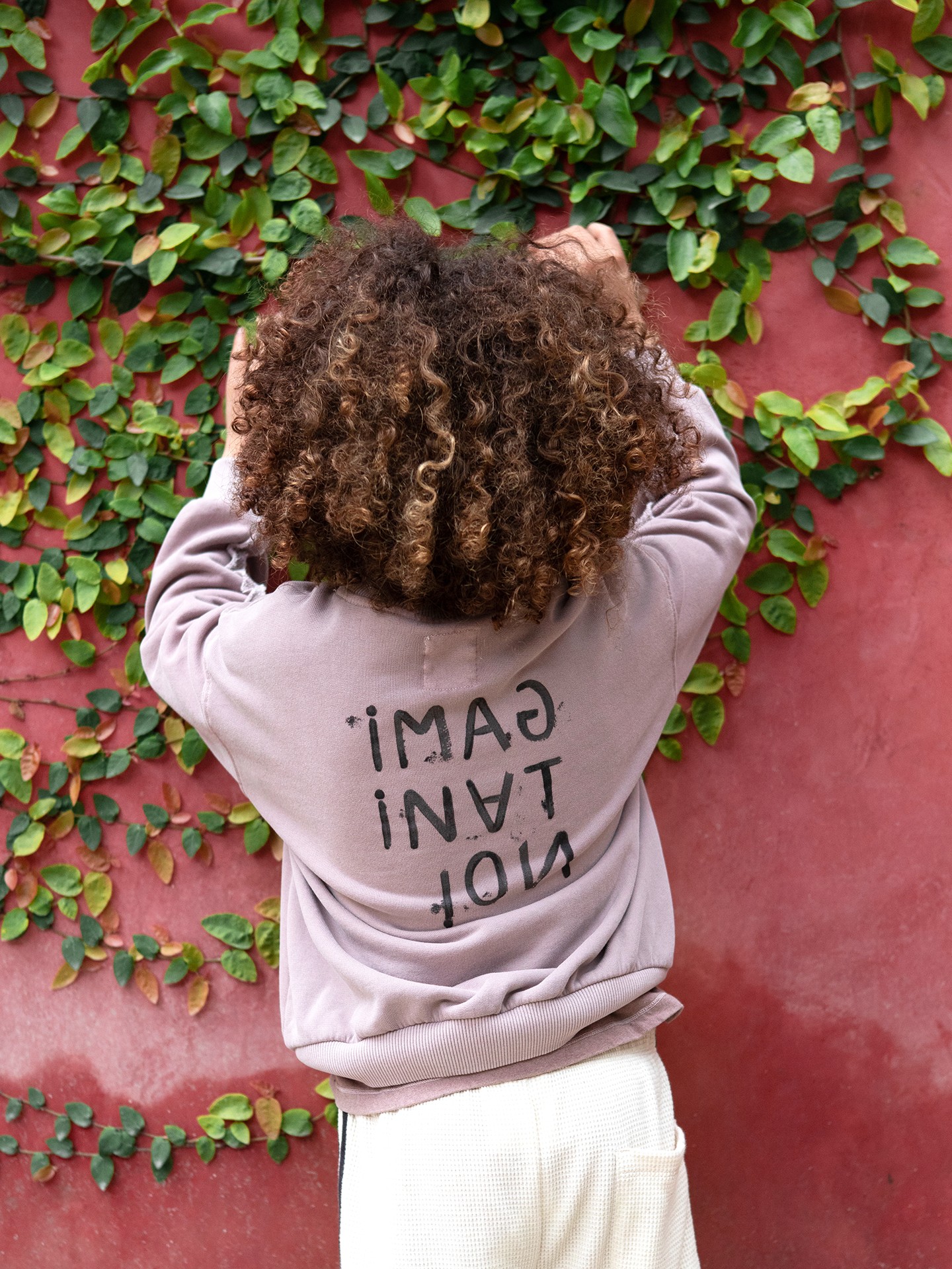 Jersey con dibujo en la espalda