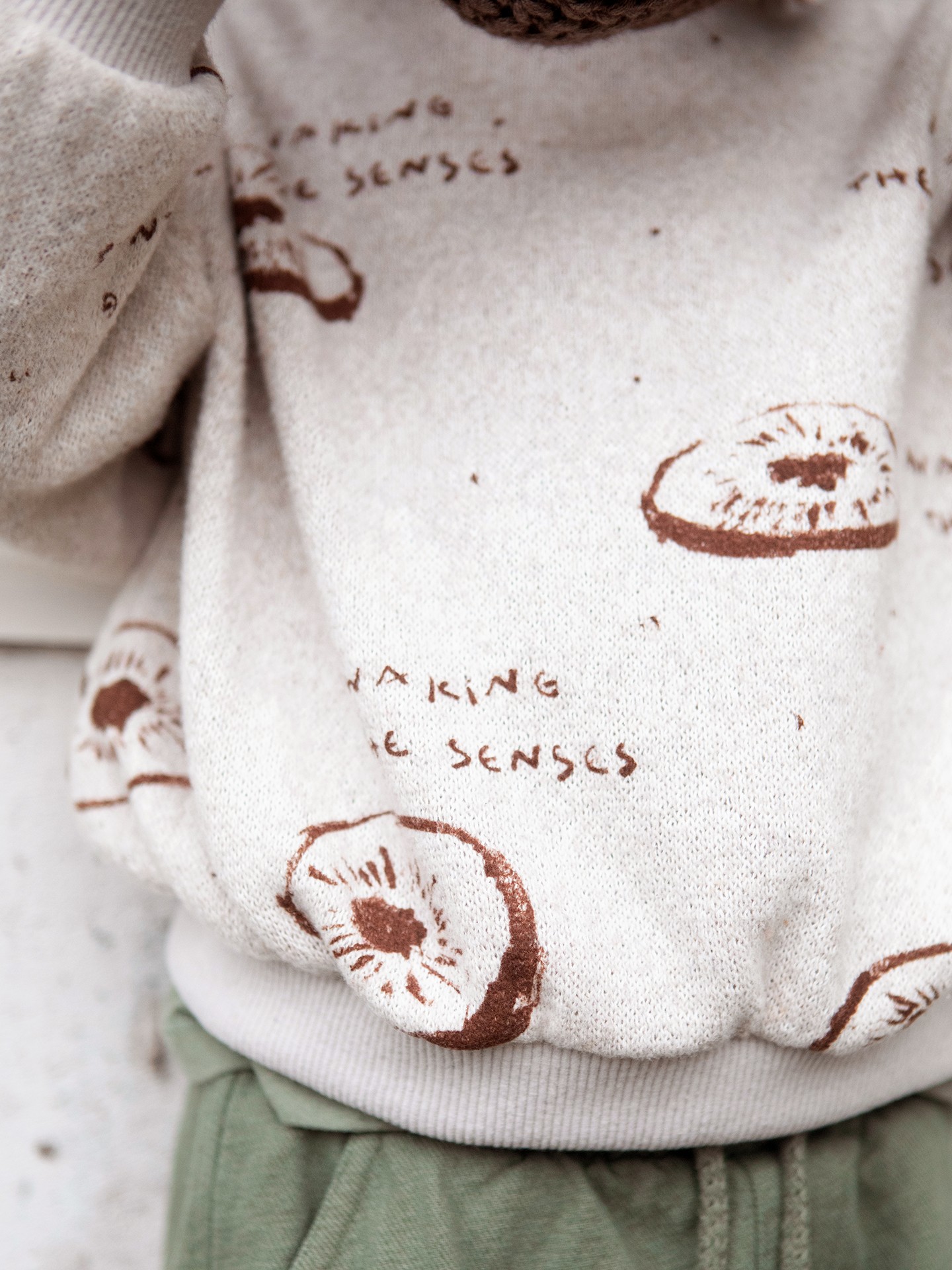 Jersey de punto con estampado de kiwi