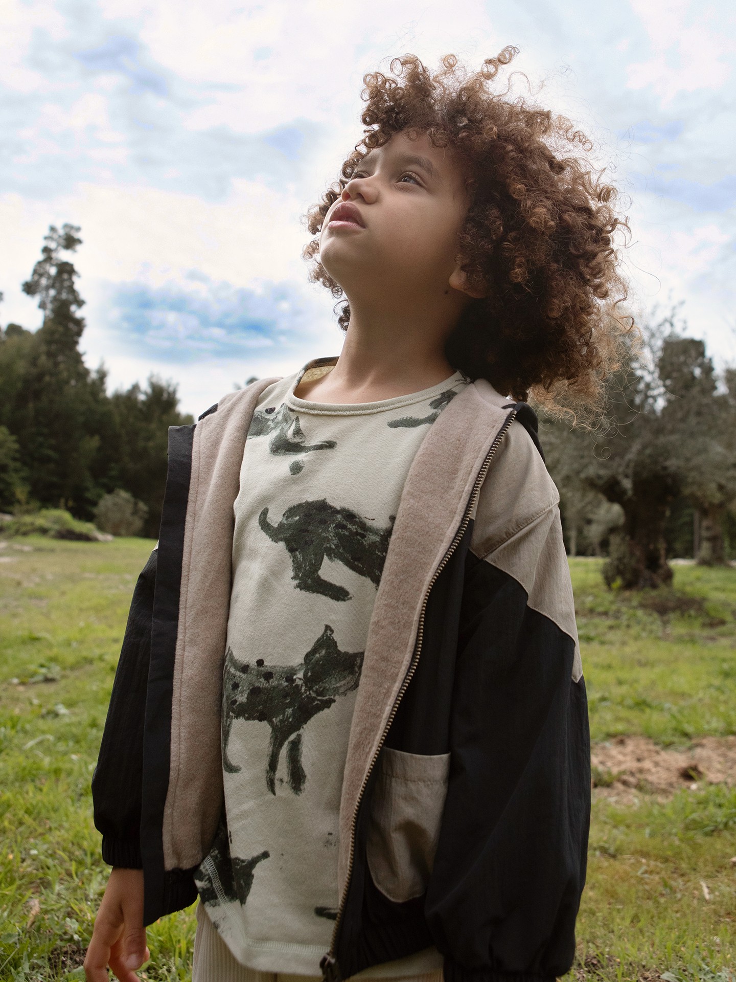 Parka imperméable avec un détail de contraste de couleur