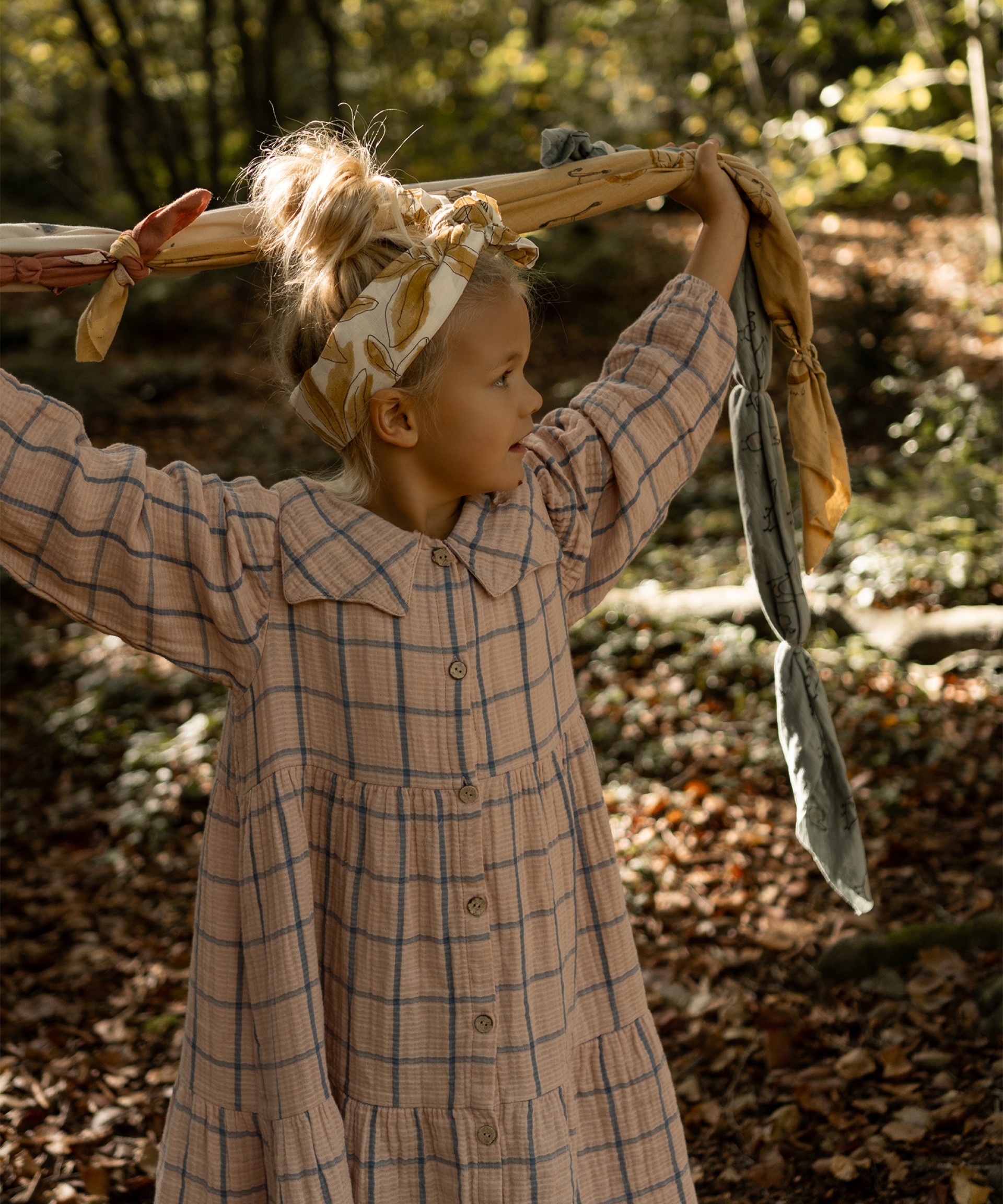 Vestido em tecido com gola | Wooden Memories