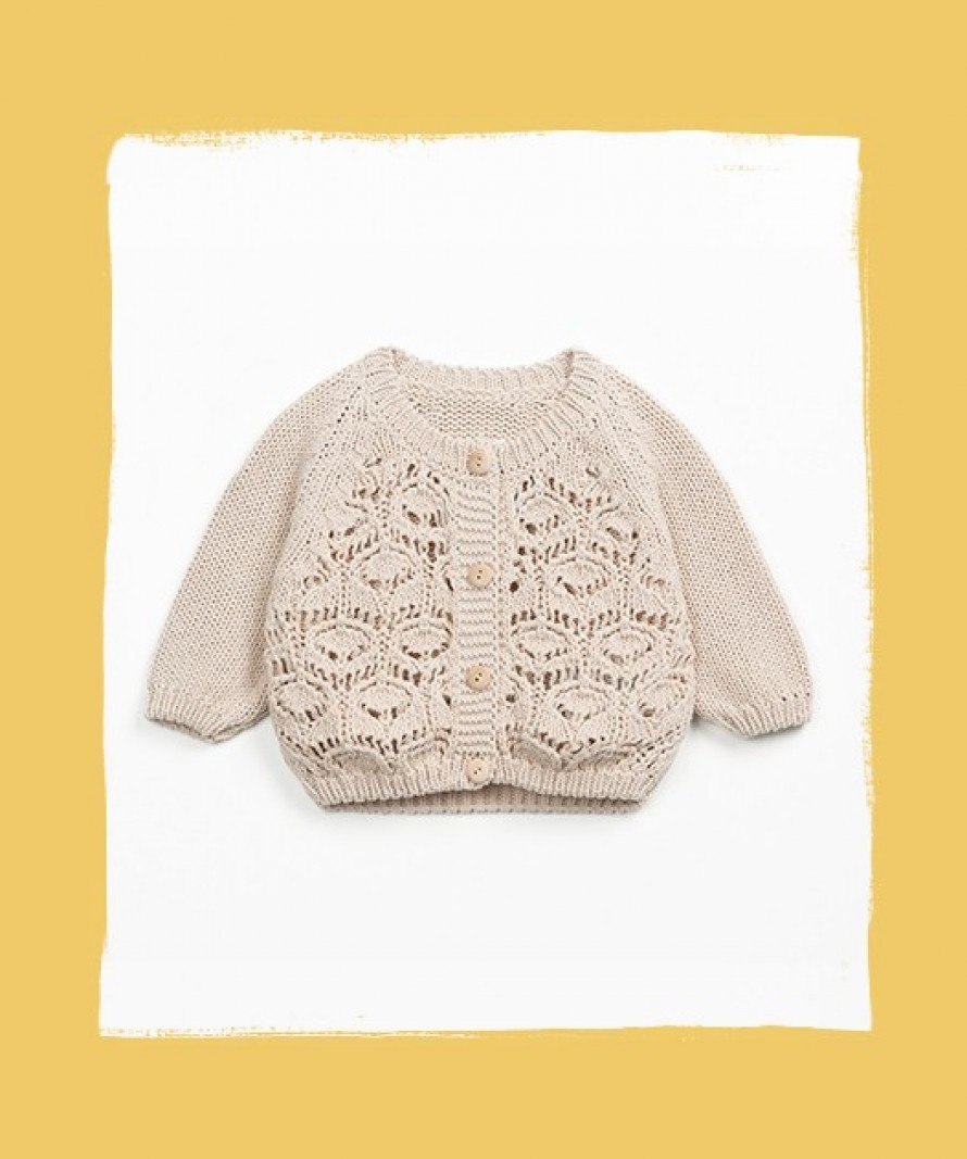 Knitted jacket with wooden buttons