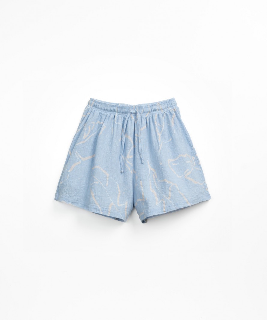 Printed shorts with abstract pattern in organic cotton