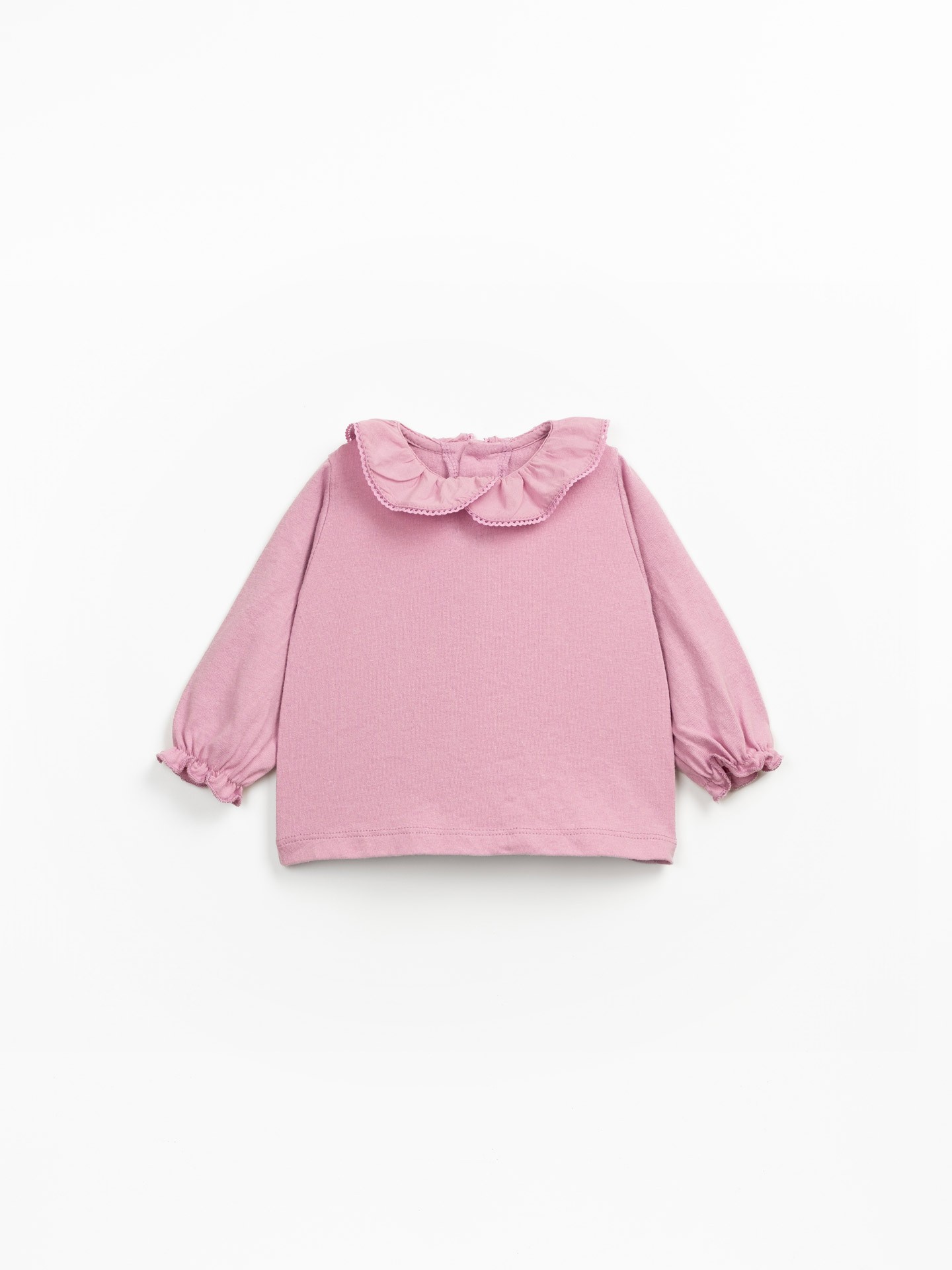 Knitted sweater with a blend of organic and recycled cotton