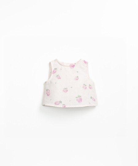 Sleeveless blouse with strawberry print