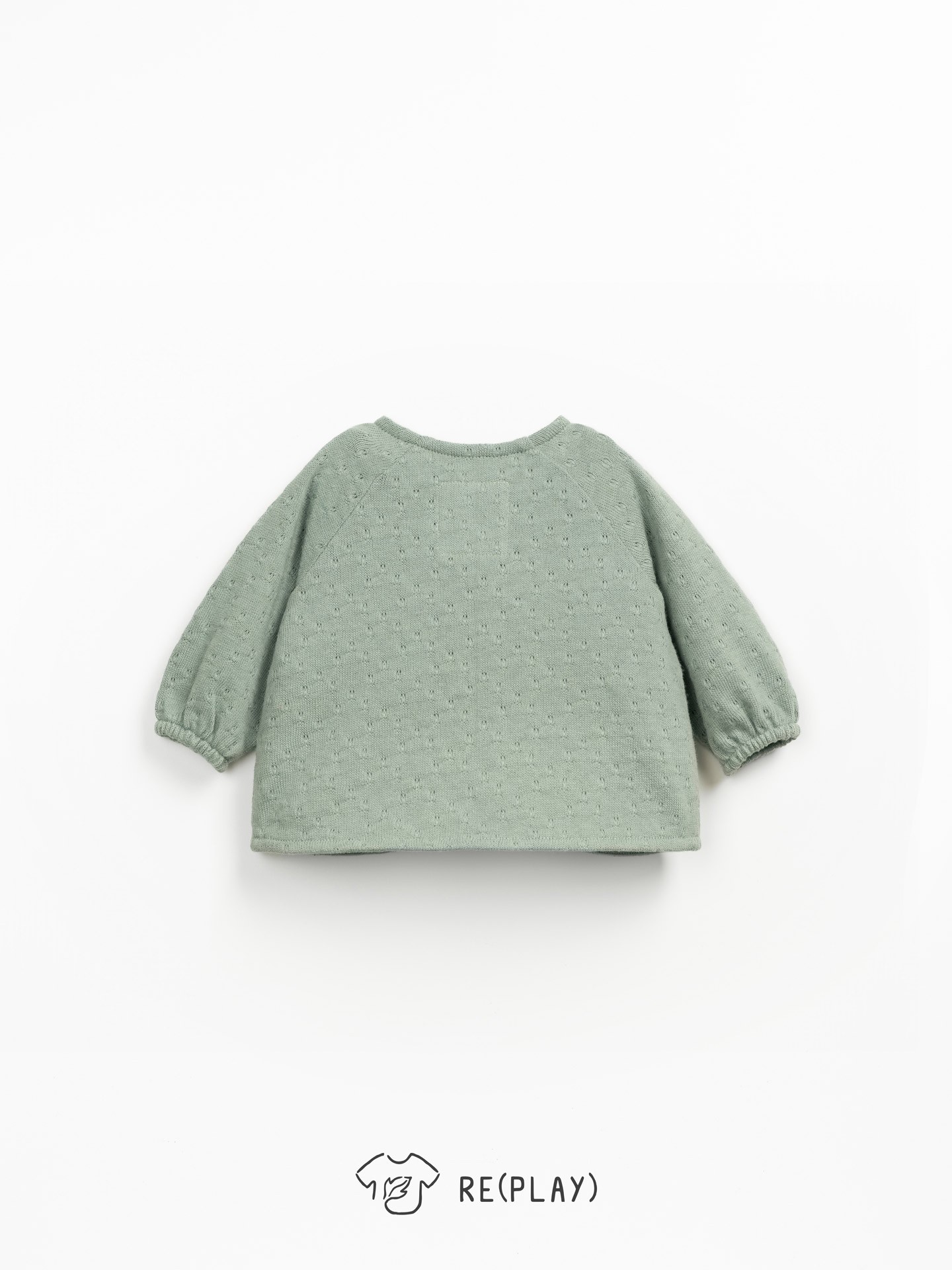 Knitted jacket with Re(Play) yarn