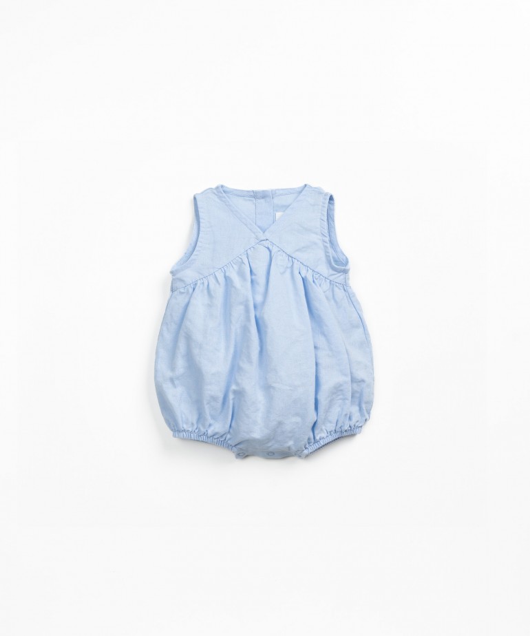 Jumpsuit in linen and organic cotton with V-neckline