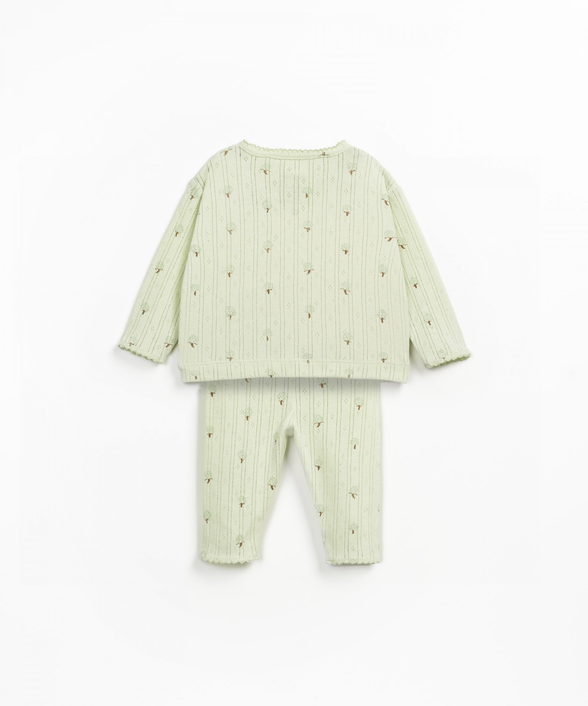 Conjunto em algodo orgnico e reciclado com estampado de riscas
