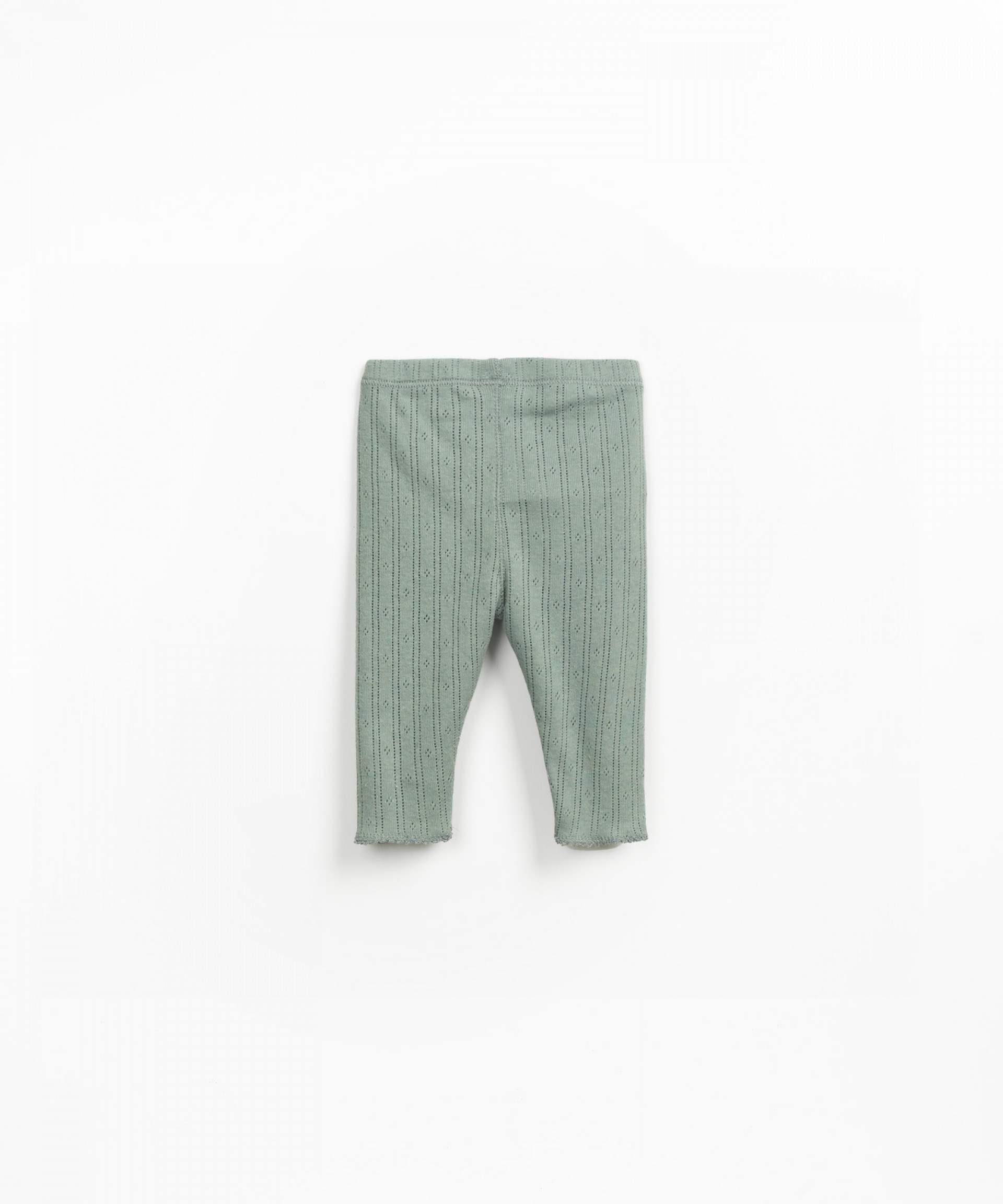 Leggings com padro ajour com mistura de fibras orgnicas e recicladas