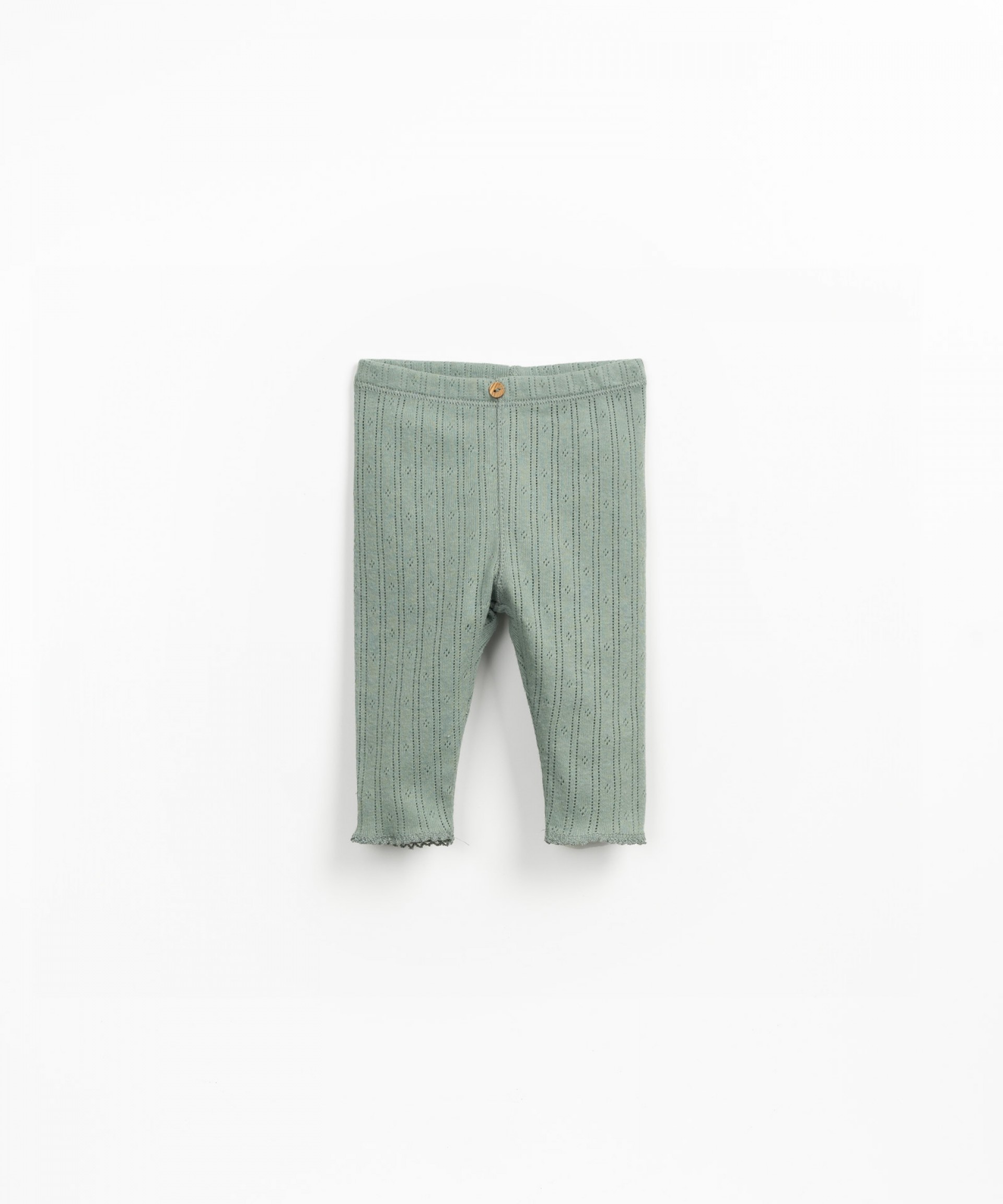 Leggings com padro ajour com mistura de fibras orgnicas e recicladas