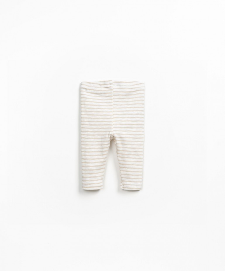 Leggings a righe con bottone decorativo in cocco