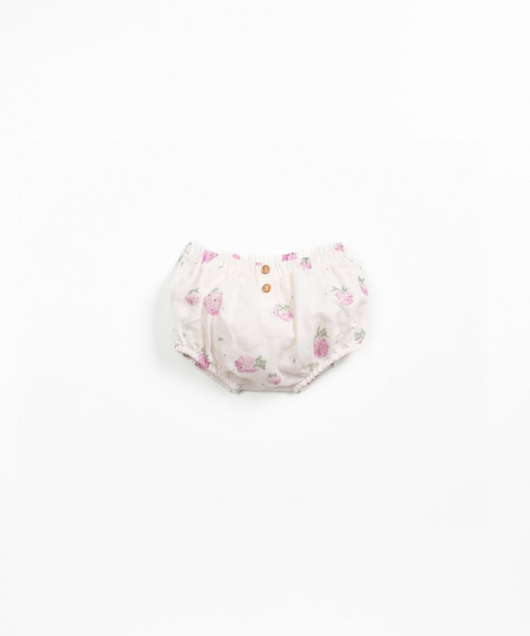 Linen and organic cotton shorts with strawberry print