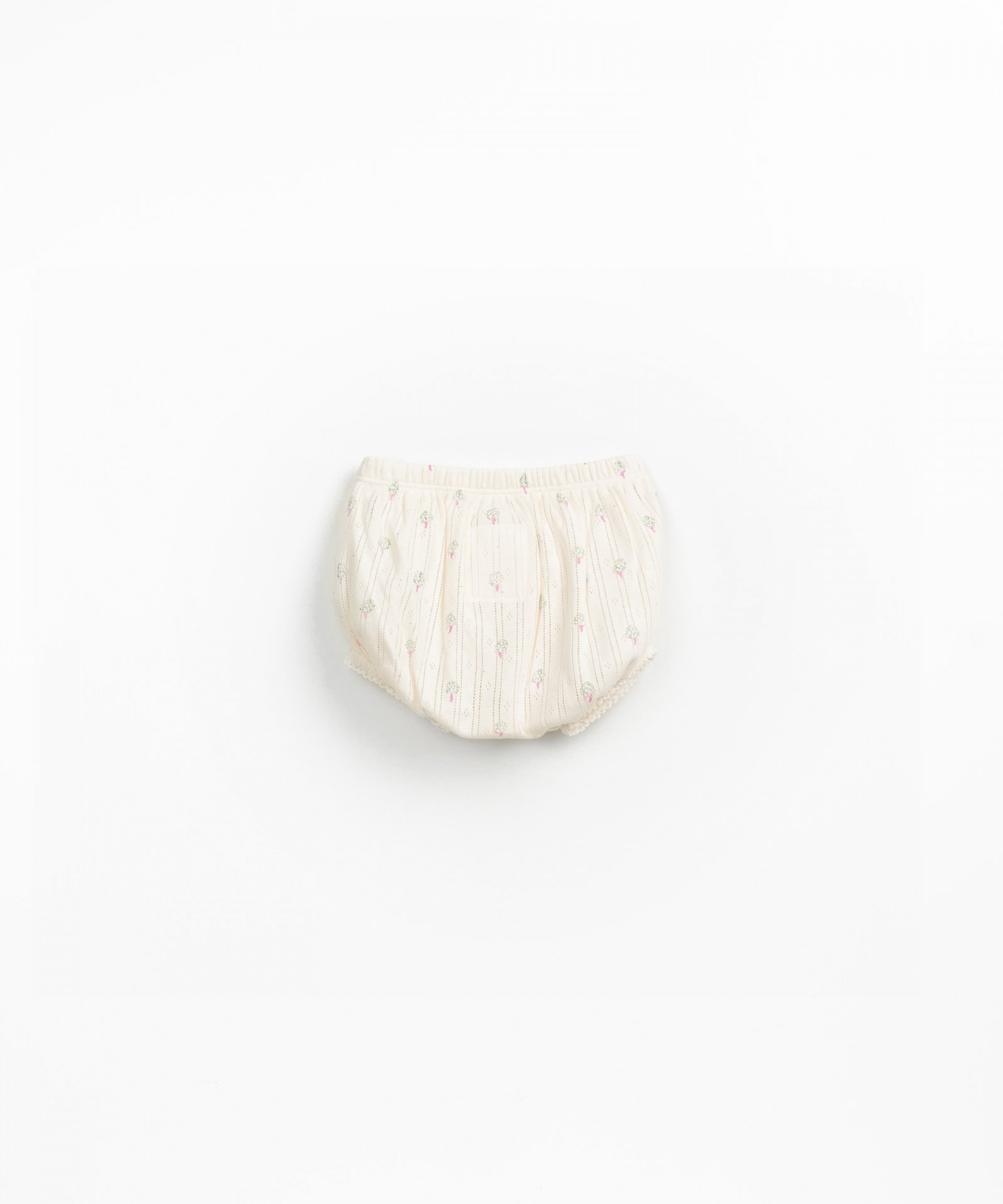 Calo com boto de coco decorativo