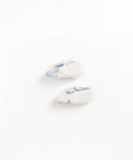 Fabric and linen shoes with strawberry embroidery