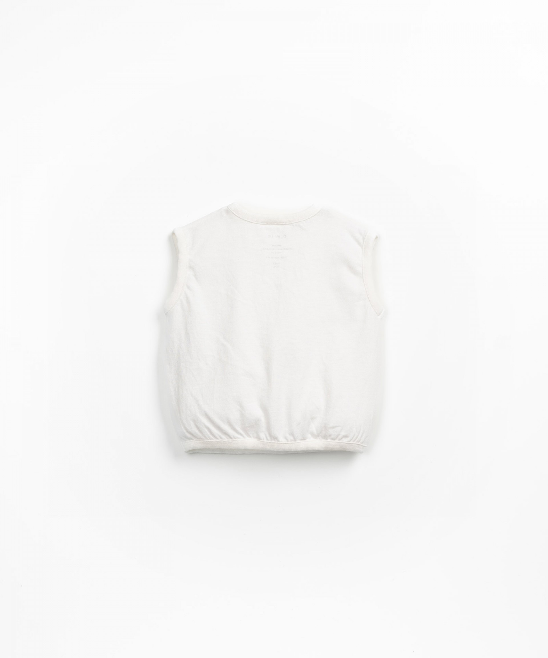 Sleeveless t-shirt in organic cotton and recycled cotton