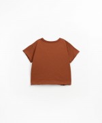 T-shirt em algodo orgnico e reciclado com abertura no ombro