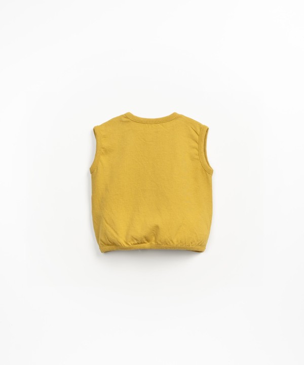 Sleeveless t-shirt in organic cotton and recycled cotton