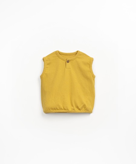Sleeveless t-shirt in organic cotton and recycled cotton