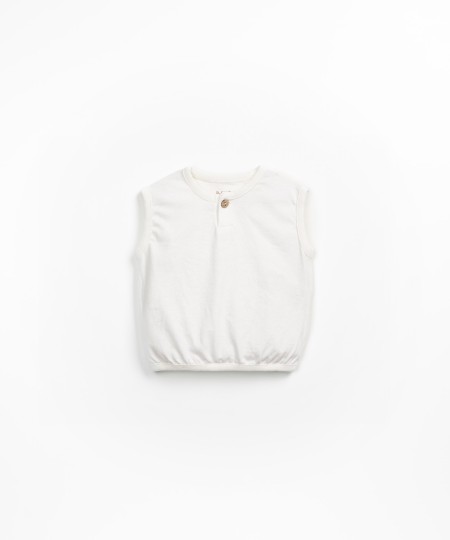 Sleeveless t-shirt in organic cotton and recycled cotton