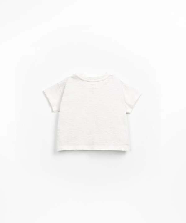 T-shirt con disegno sul davanti