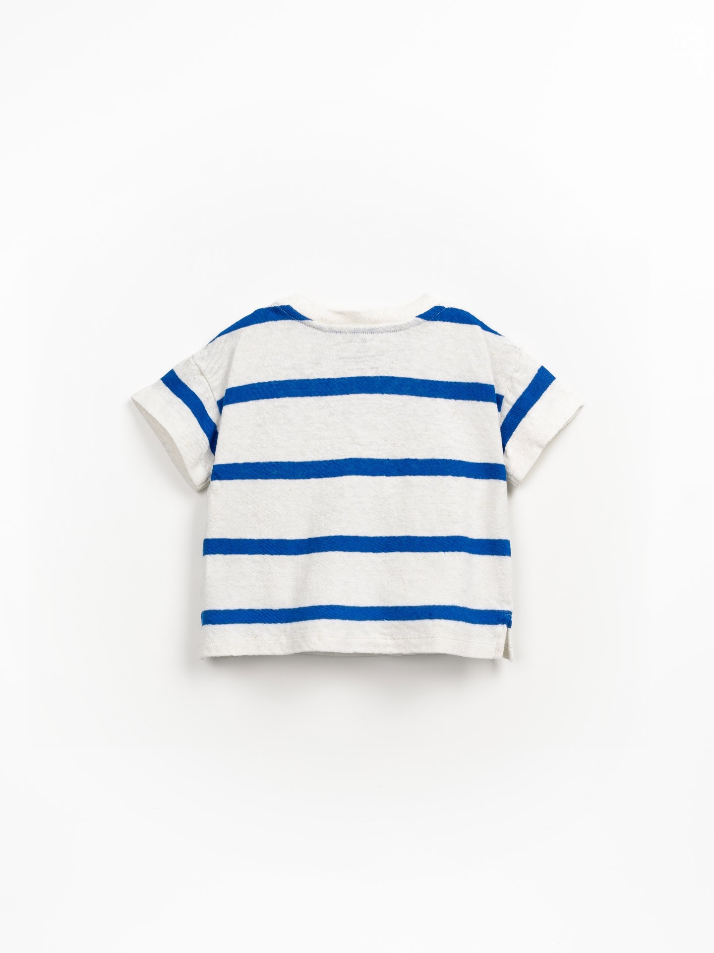 Camiseta con estampado de rayas