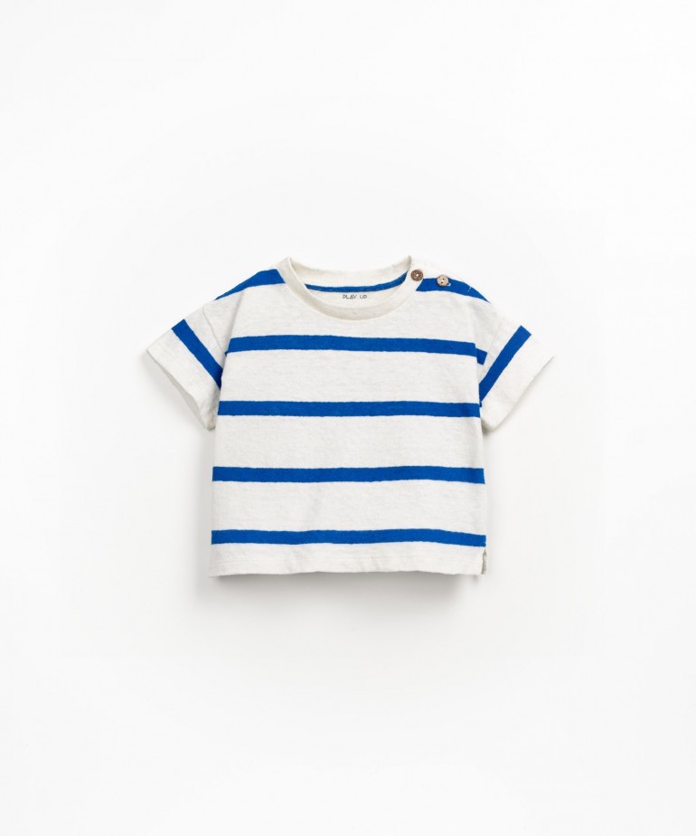 Striped pattern t-shirt