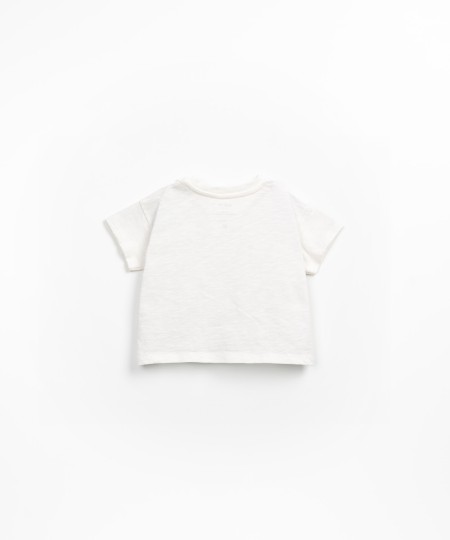 T-shirt con disegno sul davanti