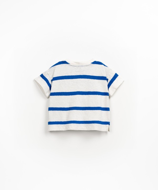 Striped pattern t-shirt