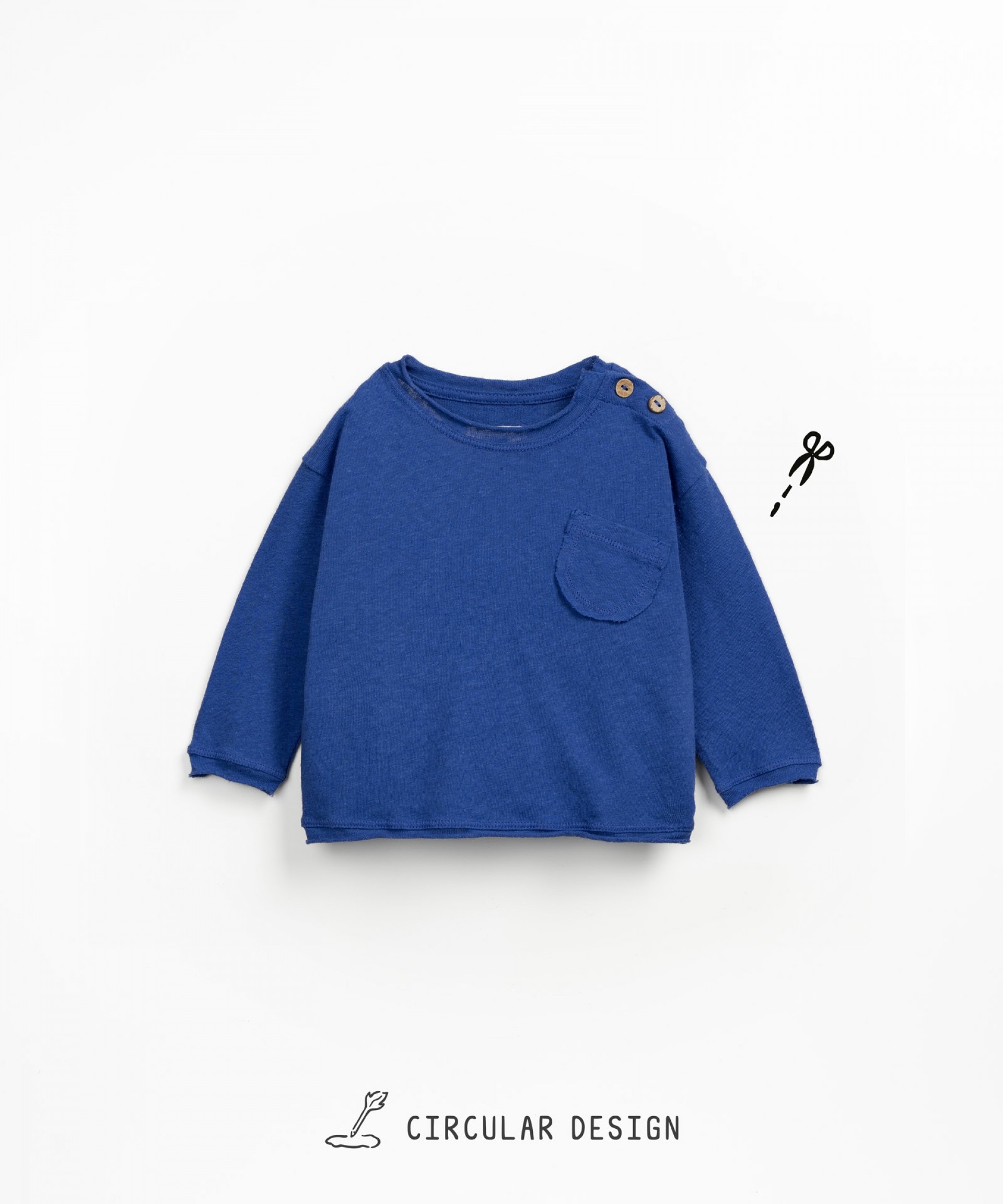 T-shirt with shoulder opening