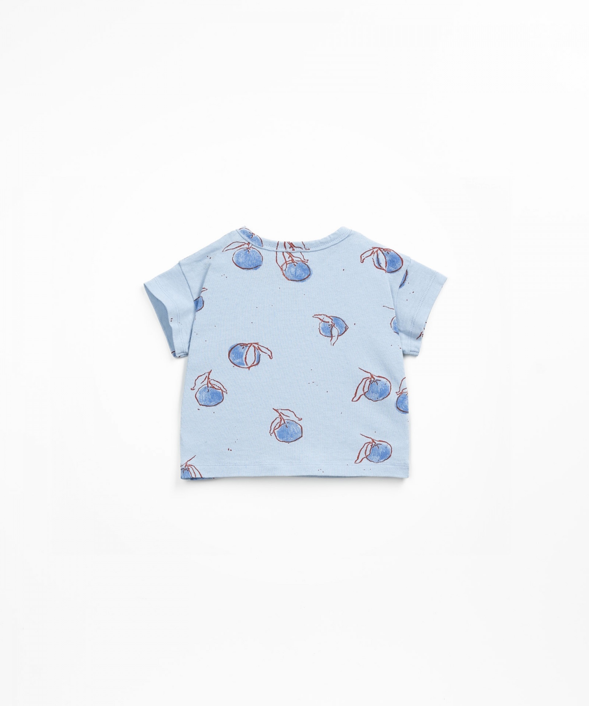 T-shirt with coconut button