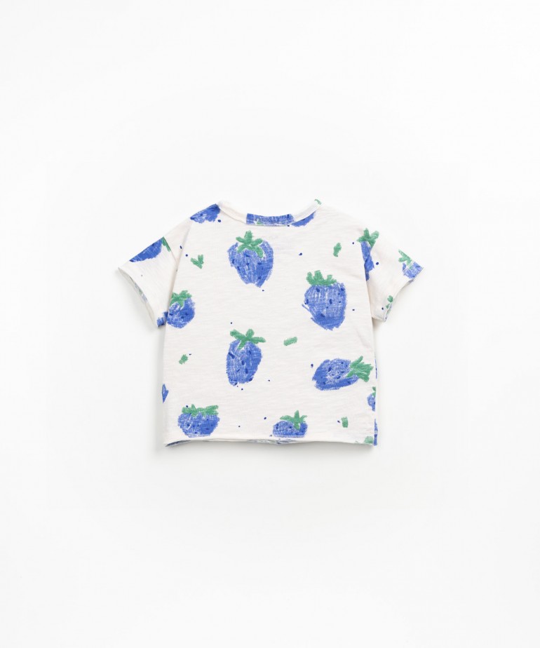 Organic cotton t-shirt with strawberry print