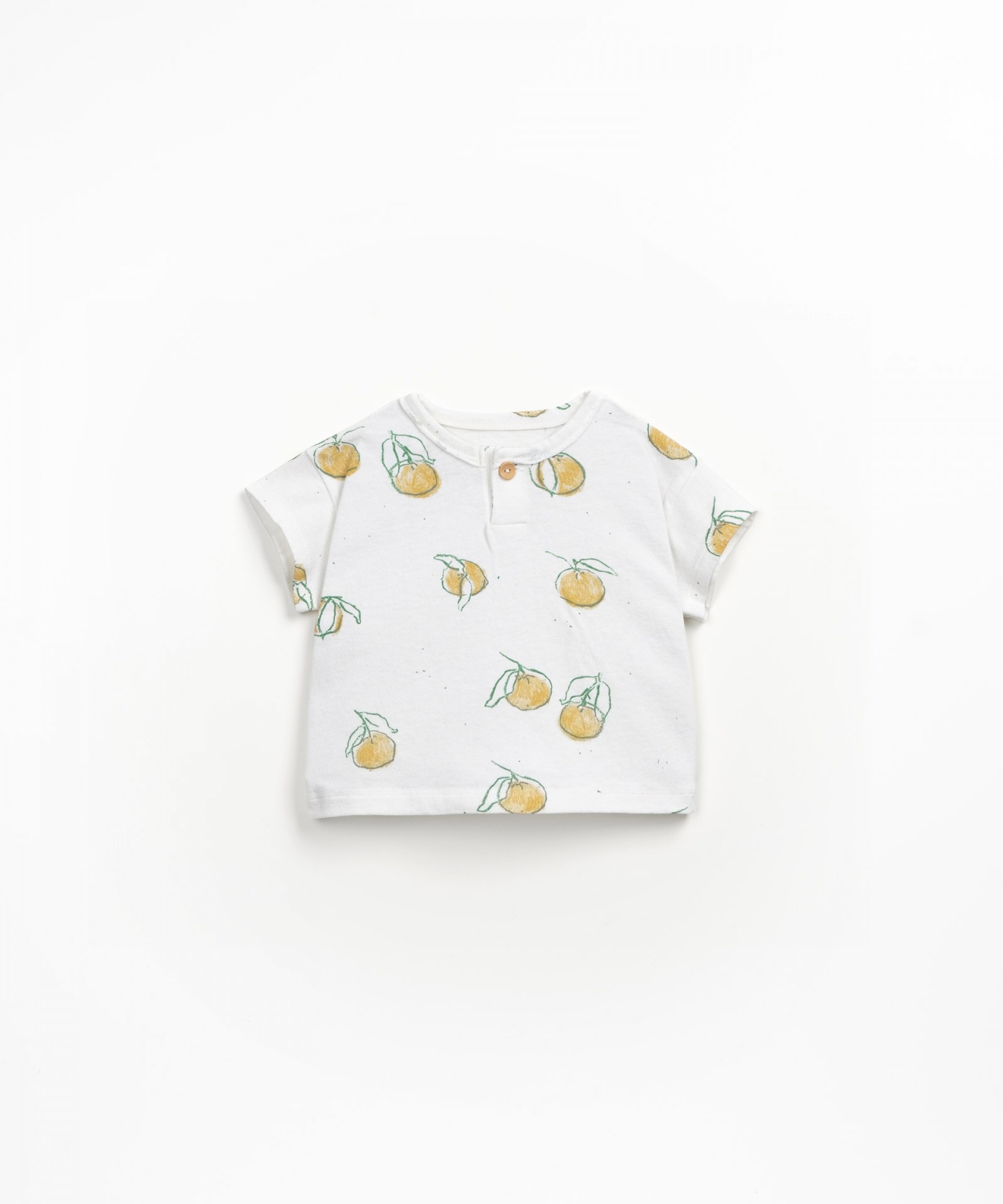 T-shirt com boto de coco