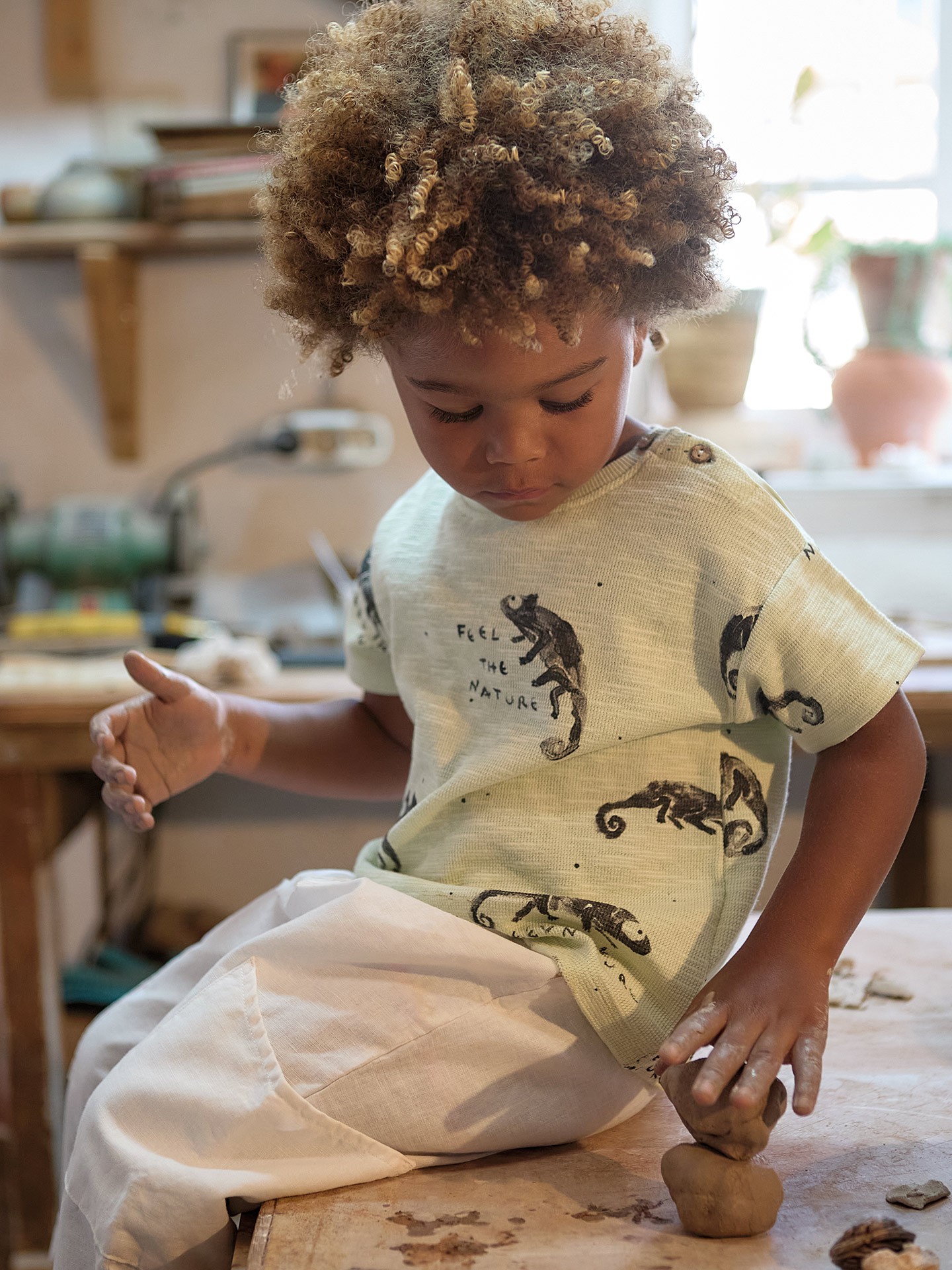 T-shirt com estampado camaleões