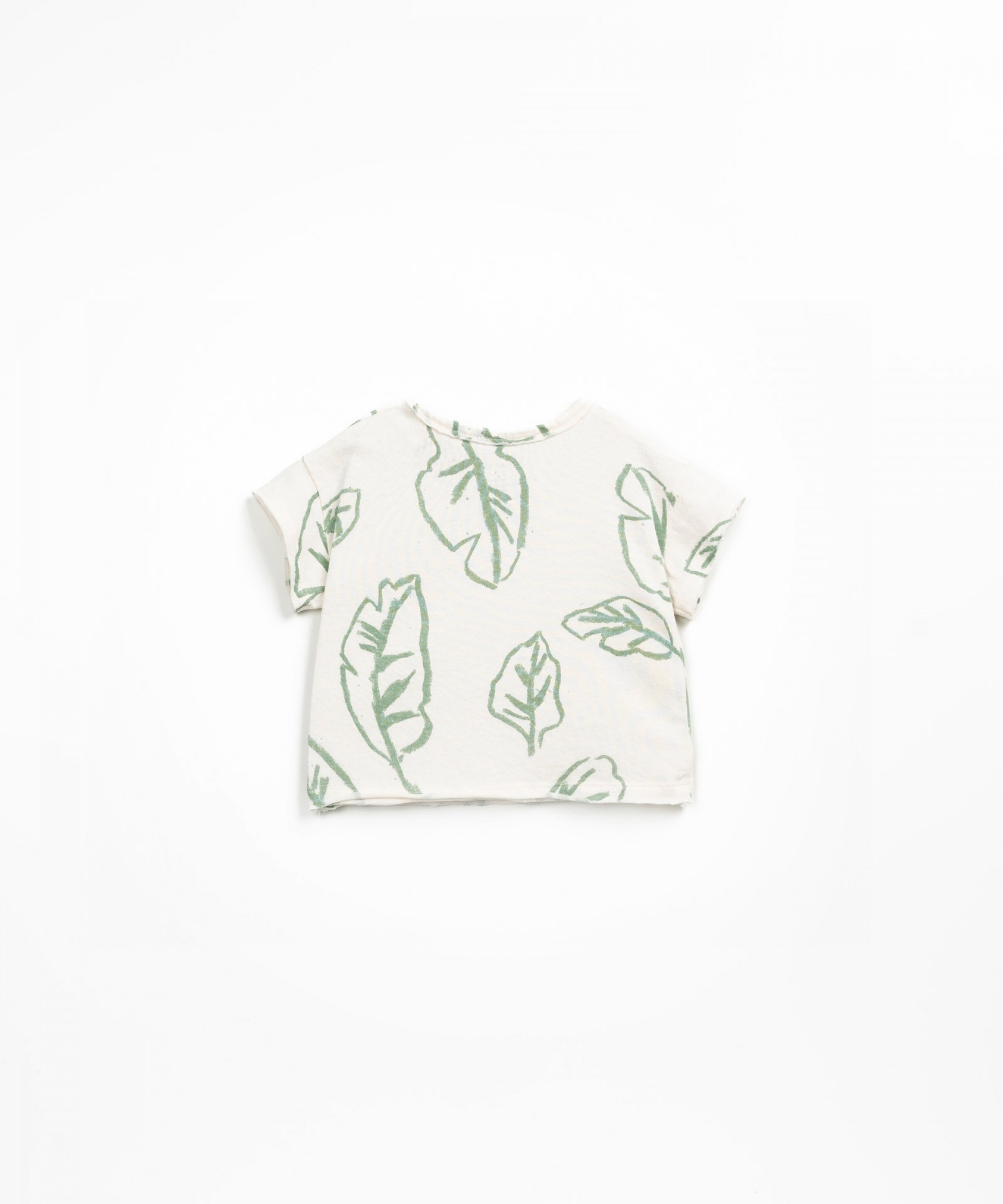 T-shirt with shoulder opening