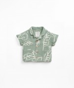 Camisa em algodo orgnico com estampado de folhas