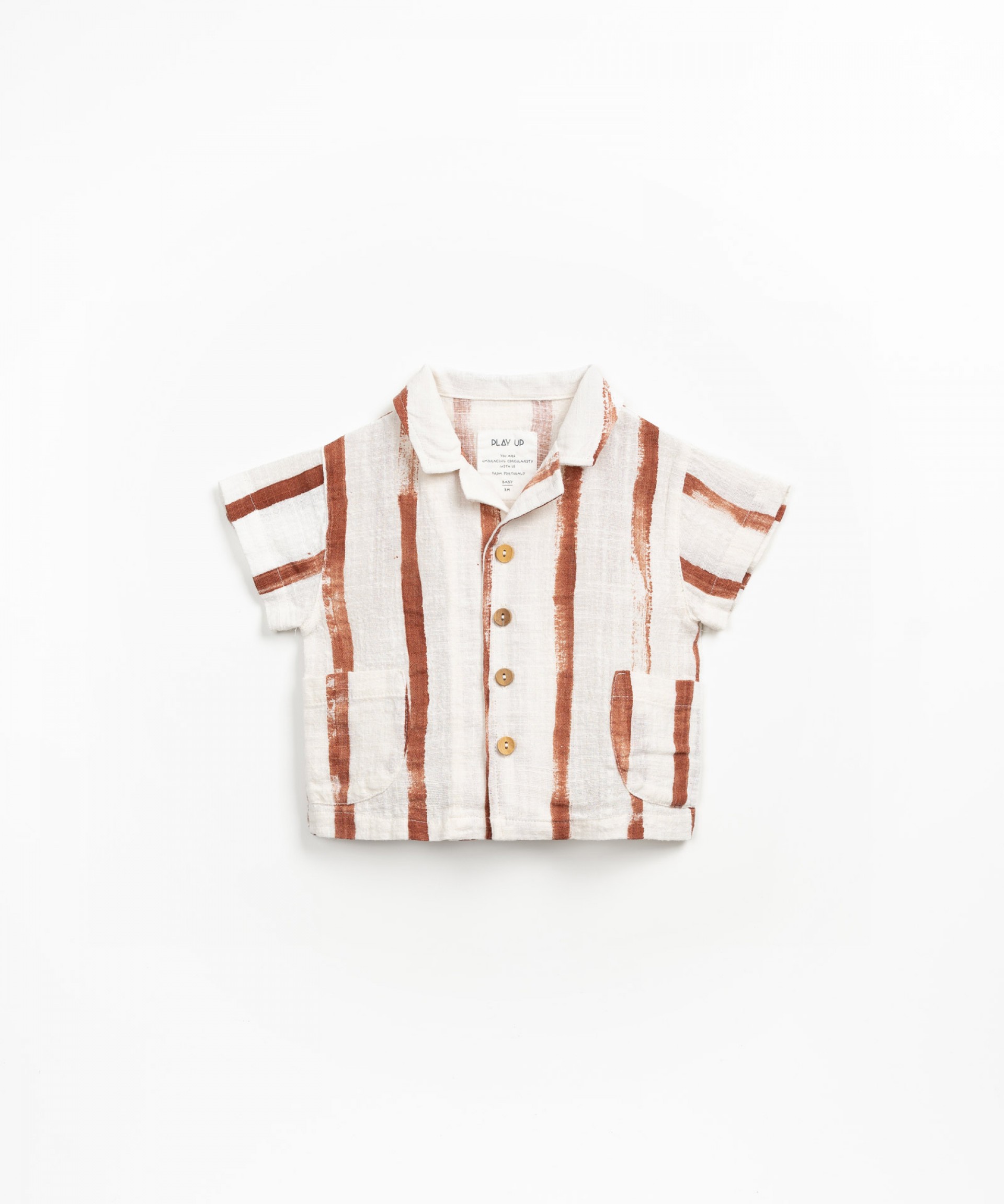 Camisa de tecido s riscas com botes em coco