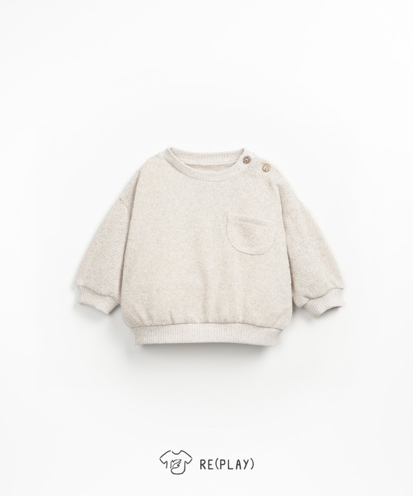 Sweatshirt with chest pocket