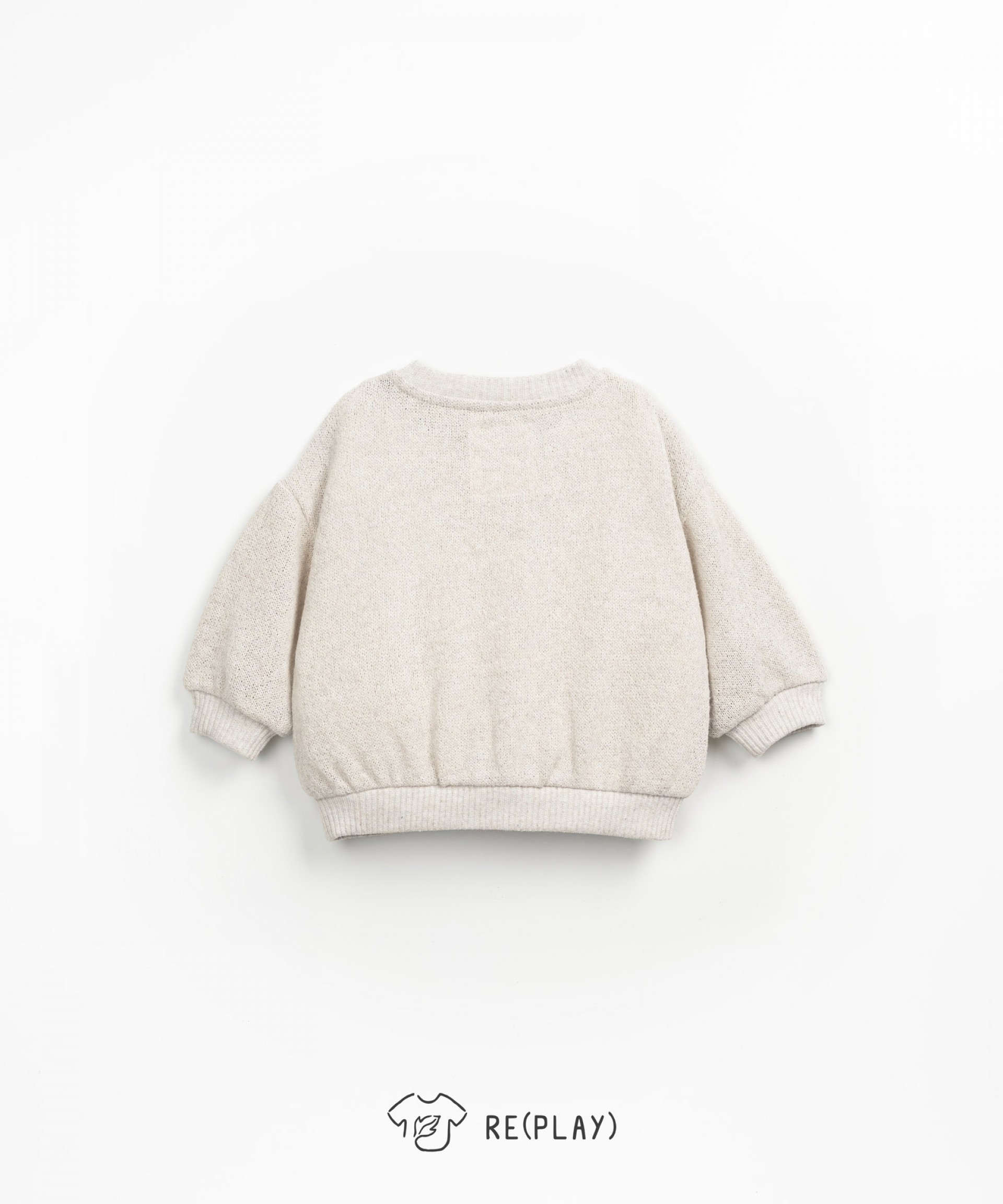 Sweatshirt with recycled fibers