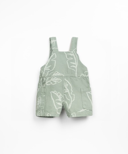 Mono de sarga con estampado de hojas