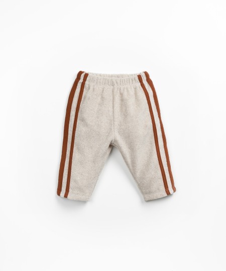 Jersey trousers with recycled fibers