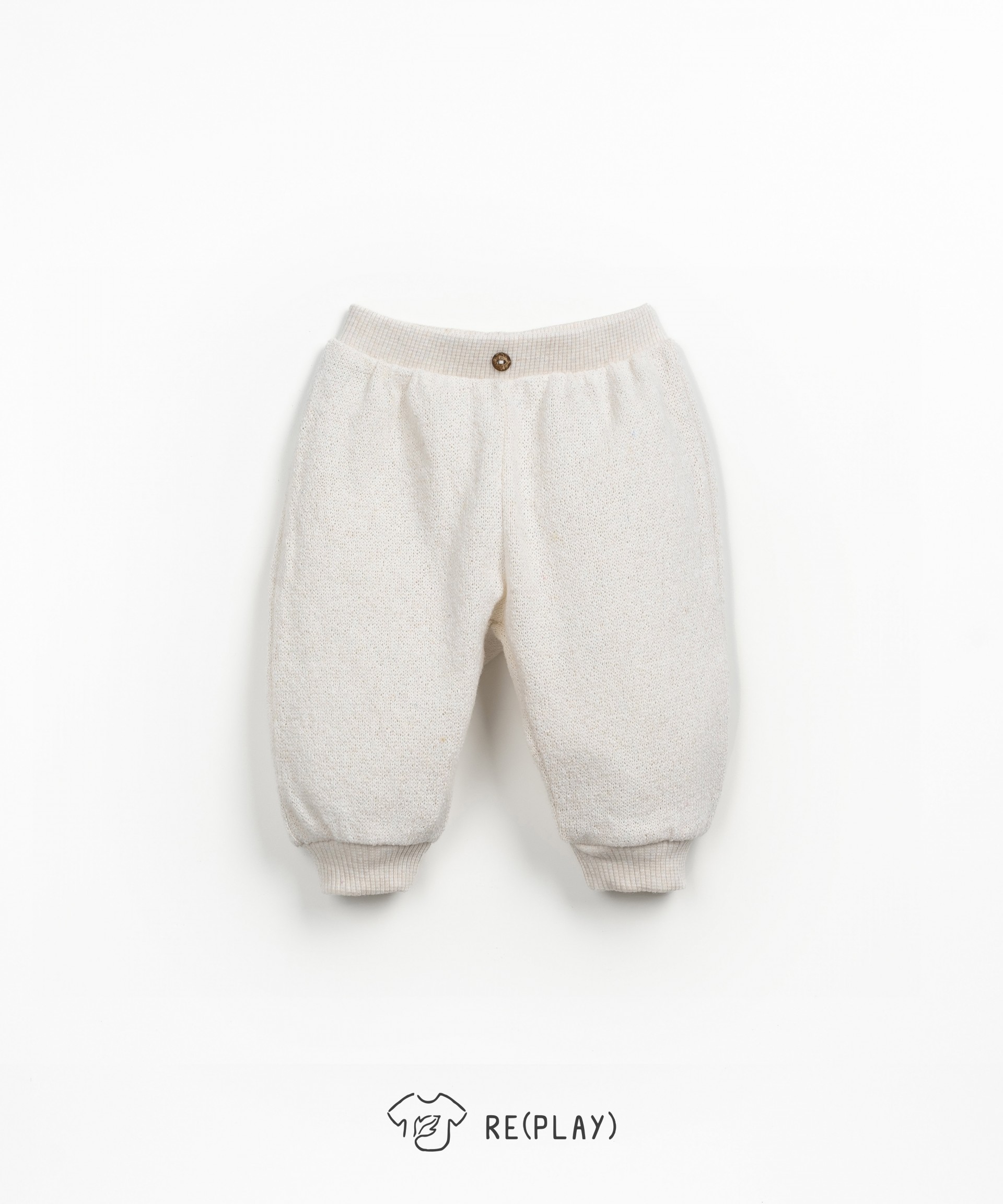 Leggings with decorative coconut button