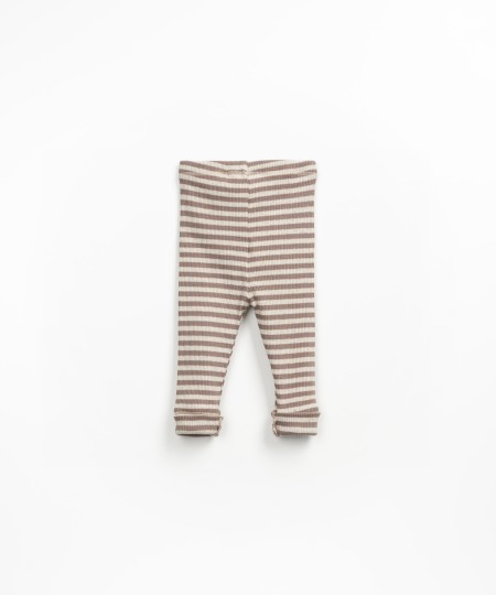 Leggings with a blend of natural fibers and hemp