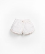 Calo com boto de coco decorativo