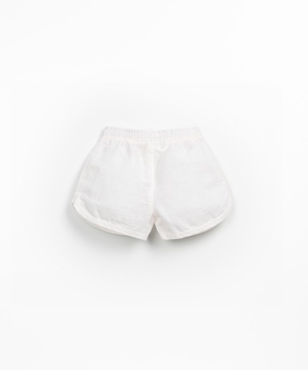 Shorts in a blend of linen and organic cotton