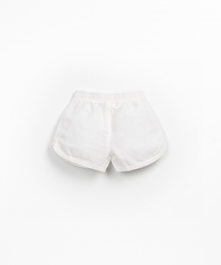 Shorts in a blend of linen and organic cotton